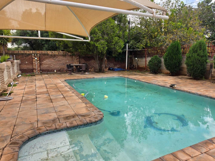 3 Bedroom Property for Sale in Rhodesdene Northern Cape